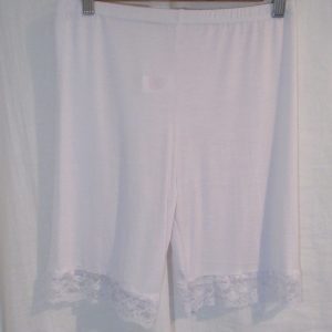 New Ladies White Chub Rub Lacy Bottom Shorts Size L / XL Fits sizes 16 18