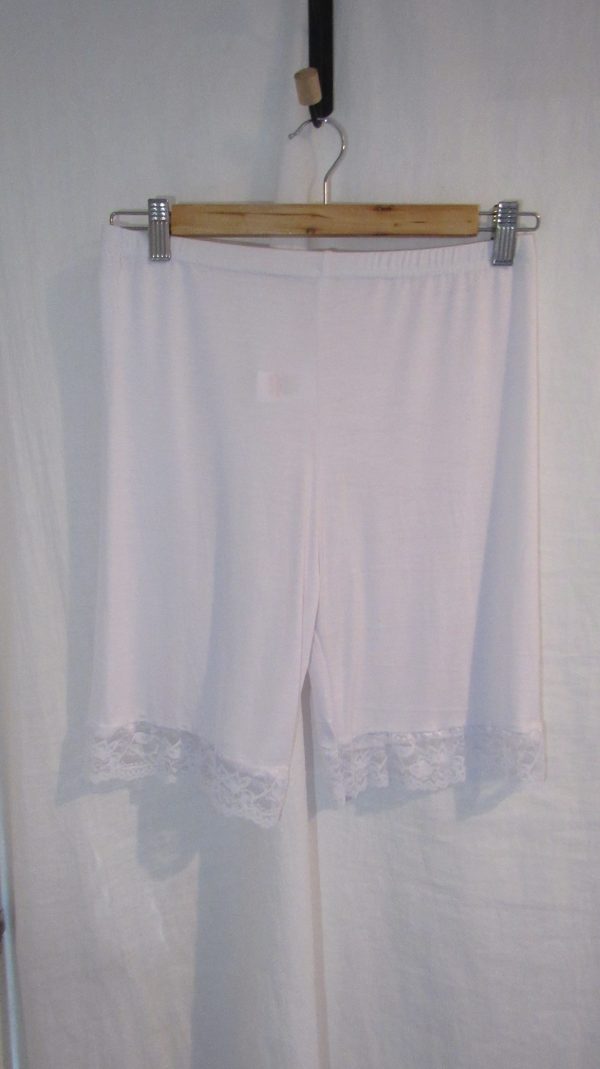 New Ladies White Chub Rub Lacy Bottom Shorts Size L / XL Fits sizes 16 18