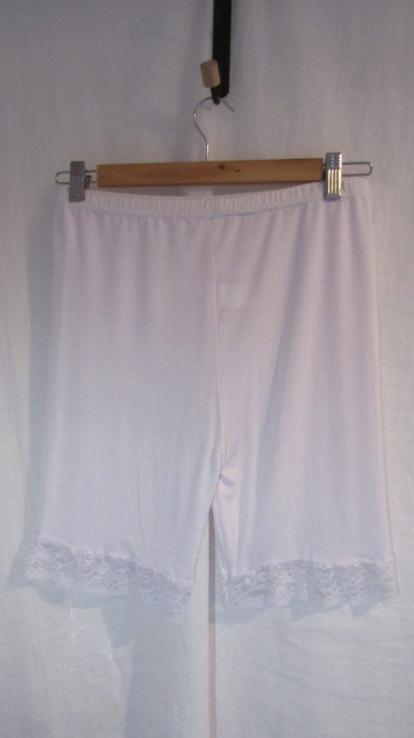 New Ladies White Chub Rub Lacy Bottom Shorts Size L / XL Fits sizes 16 18 - Image 4