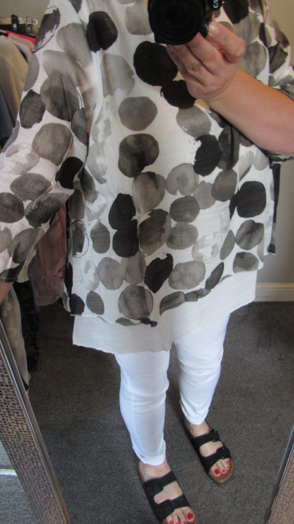 New Ladies Black Spot Top with Open Back One Size fits sizes 18 20 22 - Image 9