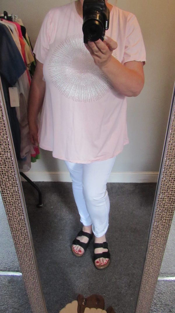 New Pale Pink Detail T-shirt One Size fits sizes 16 18 20 22 - Image 9