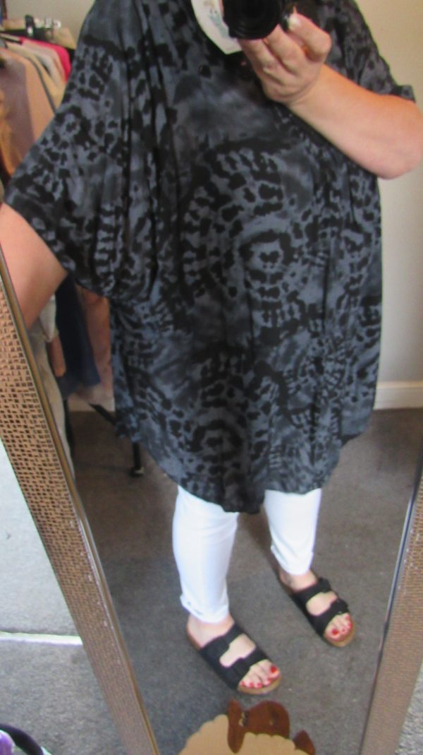 New Ladies Black V Neck Lacy Tunic Top One Size fits sizes 18 20 22 24 - Image 8