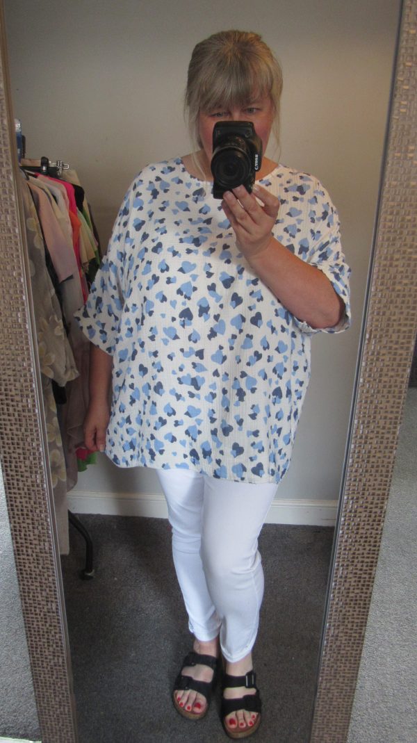 New Ladies Blue Heart Tunic Top One Size fits sizes 18 20 22 - Image 7
