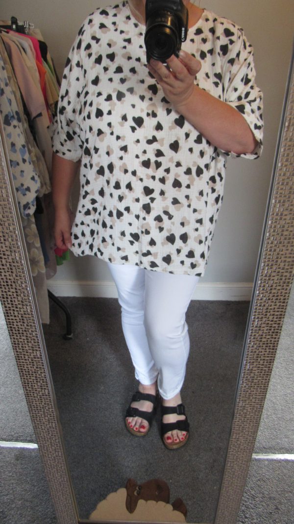 New Ladies Black Heart Tunic Top One Size fits sizes 18 20 22 - Image 8