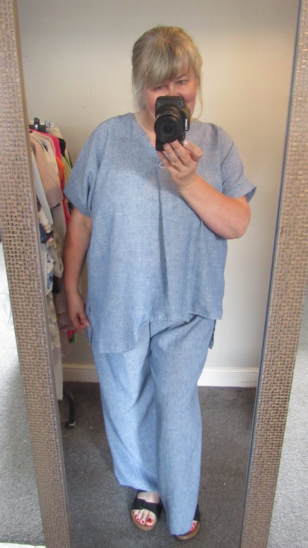New Ladies Denim Blue Plus Size 2 Piece Set One Size fits sizes 18 20 22 - Image 5