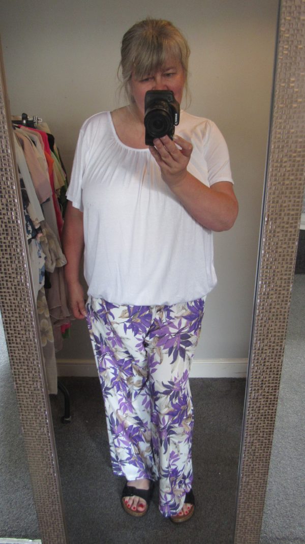New Ladies Purple Floral Palazzo Trousers One Size fits sizes 20 22 - Image 7