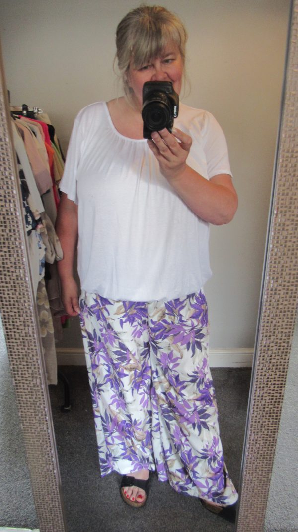New Ladies Purple Floral Palazzo Trousers One Size fits sizes 20 22 - Image 8