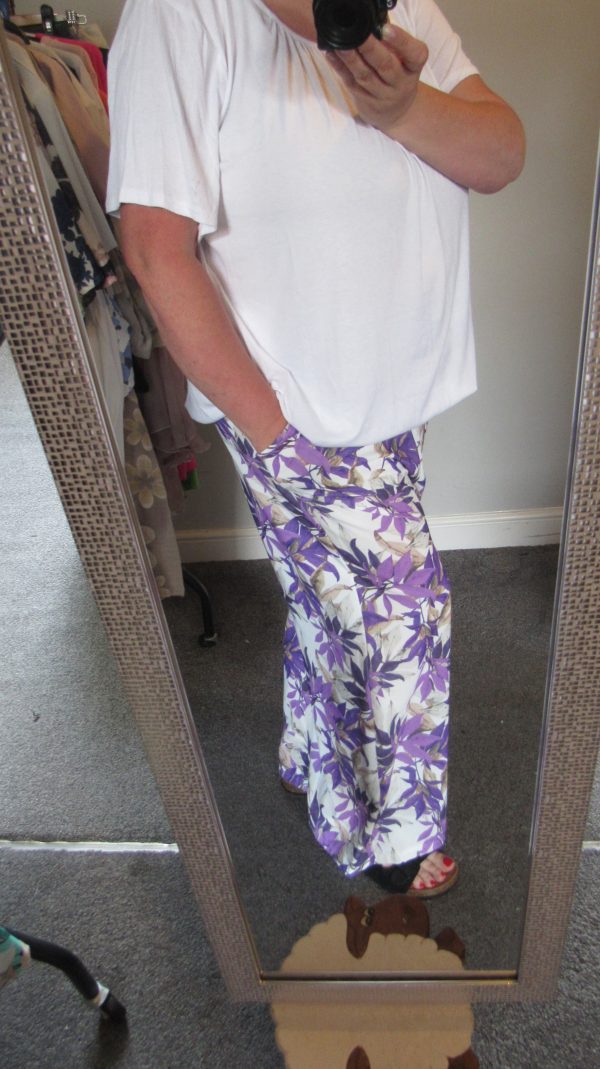 New Ladies Purple Floral Palazzo Trousers One Size fits sizes 20 22 - Image 9