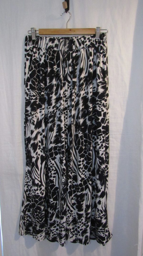 New Ladies Black Floral Print Silky Palazzo Wide Leg Trousers One size fits sizes 18 20 22 NON RETURNABLE