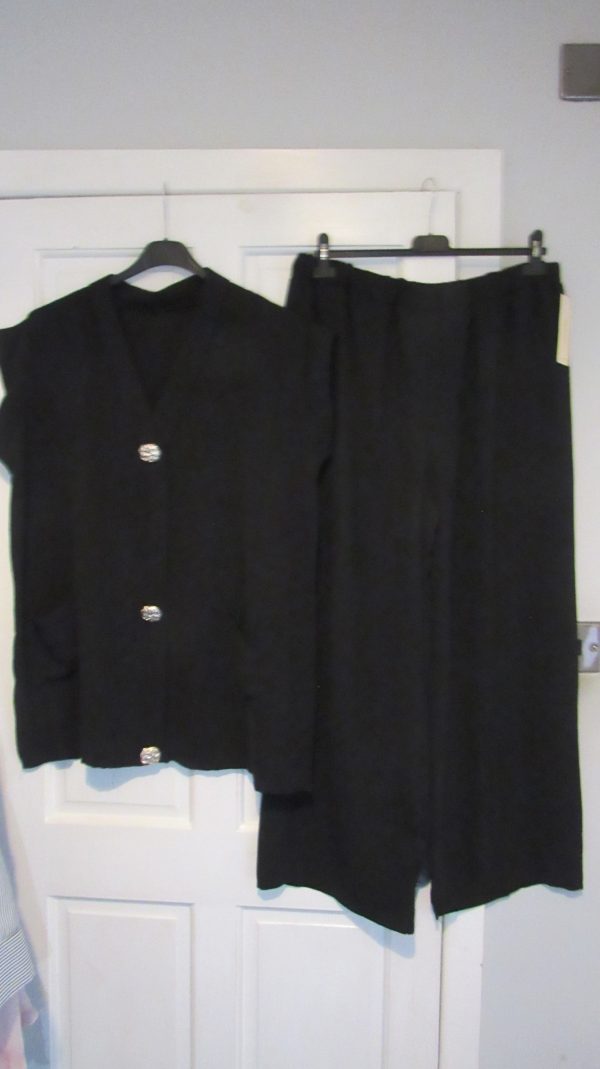 New Ladies Black 2 Piece Set Trousers and Top One Size fits sizes 14 16 18 20