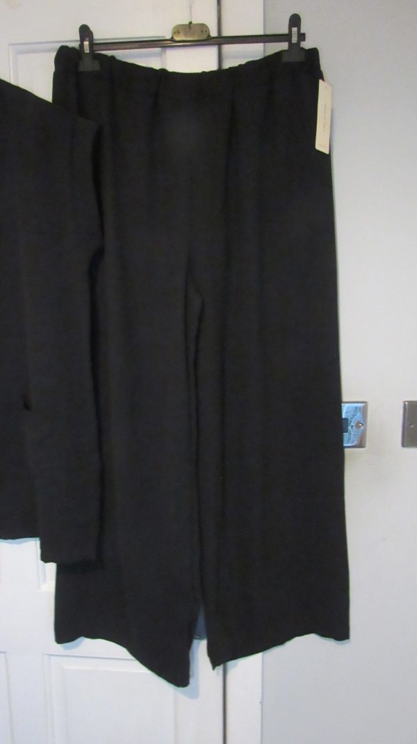 New Ladies Black 2 Piece Set Trousers and Top One Size fits sizes 14 16 18 20 - Image 4