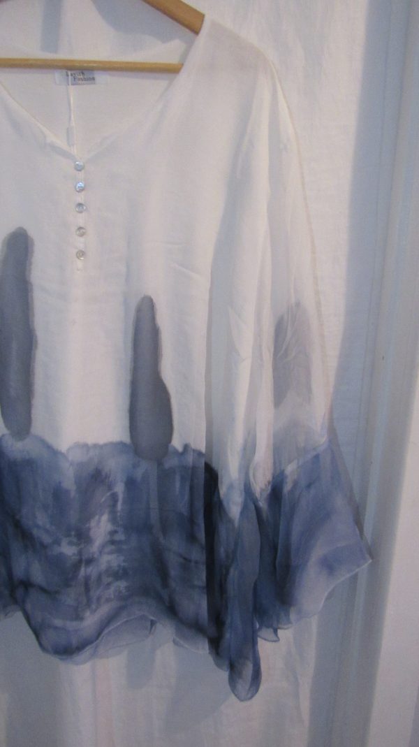 New Ladies Blue and White Silky Floaty Top One Size fits sizes 18 20 22 - Image 3