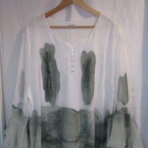 New Ladies Green and White Silky Floaty Top One Size fits sizes 18 20 22