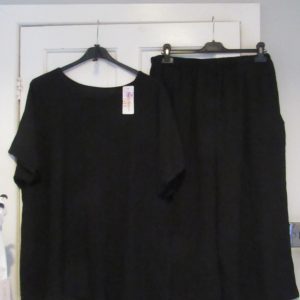 New Ladies Black 2 Piece Set One Size fits sizes 18 20 22