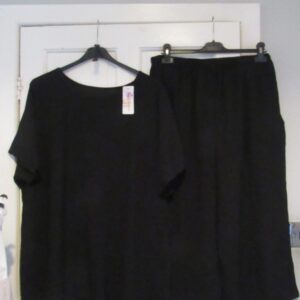 New Ladies Black 2 Piece Set One Size fits sizes 18 20 22