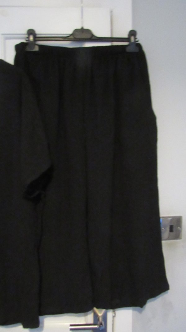 New Ladies Black 2 Piece Set One Size fits sizes 18 20 22 - Image 3