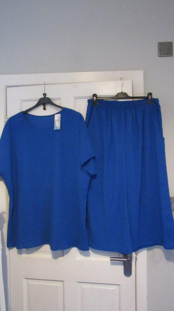 New Ladies Royal Blue 2 Piece Set One Size fits sizes 18 20 22