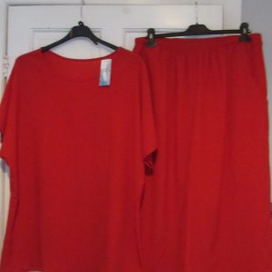 New Ladies Red 2 Piece Set One Size fits sizes 18 20 22