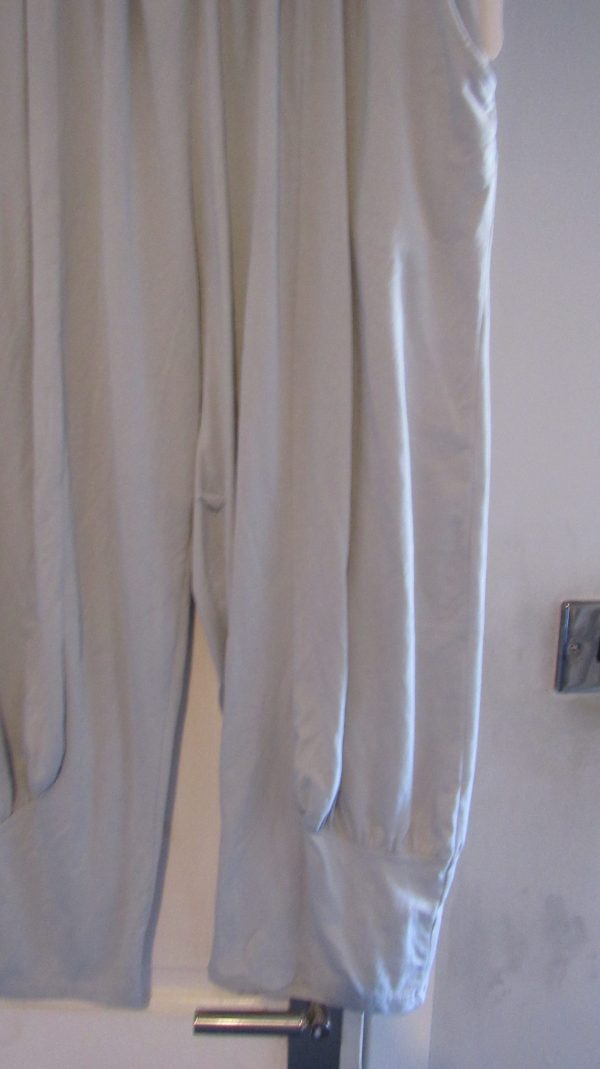 NEW Ladies Womens Light Grey Jersey 3/4 Length cuff bottom Trousers One size fits sizes 16 18 20 22 - Image 3