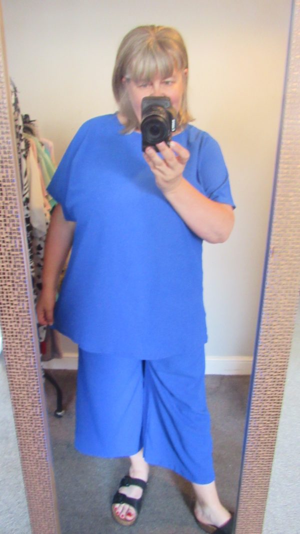 New Ladies Royal Blue 2 Piece Set One Size fits sizes 18 20 22 - Image 6
