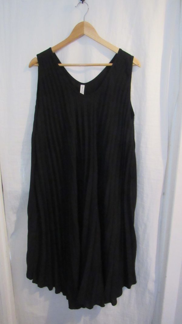New Ladies Black Pleated Sleeveless Swing Dress One Size fits sizes 18 20 22 24