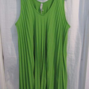 New Ladies Green Pleated Sleeveless Swing Dress One Size fits sizes 18 20 22 24