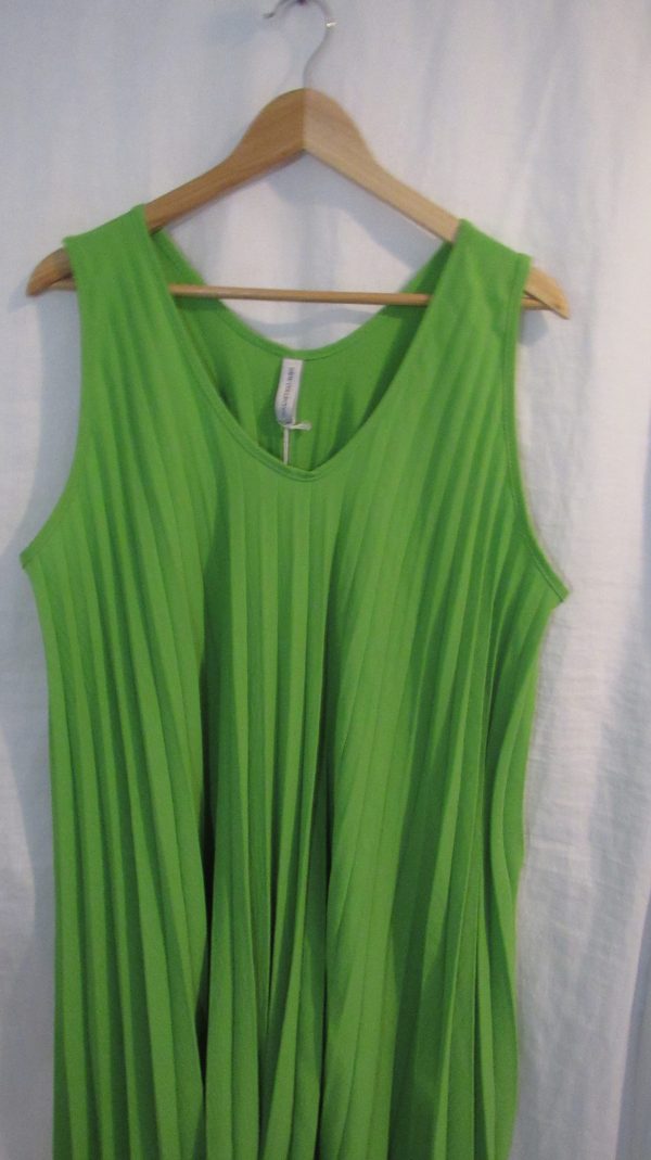 New Ladies Green Pleated Sleeveless Swing Dress One Size fits sizes 18 20 22 24 - Image 3