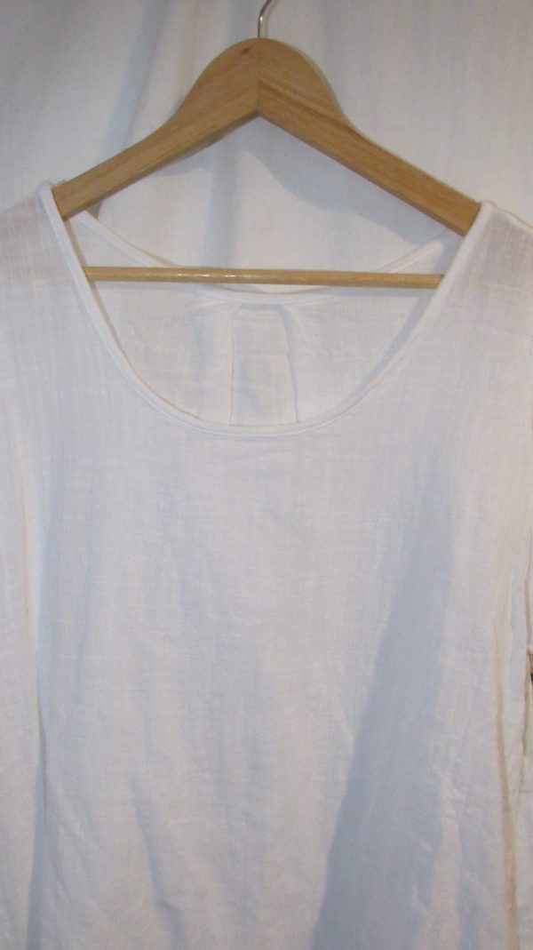 New Ladies White Sleeveless Floral Trim Top One size fits sizes 14 16 18 20 - Image 3