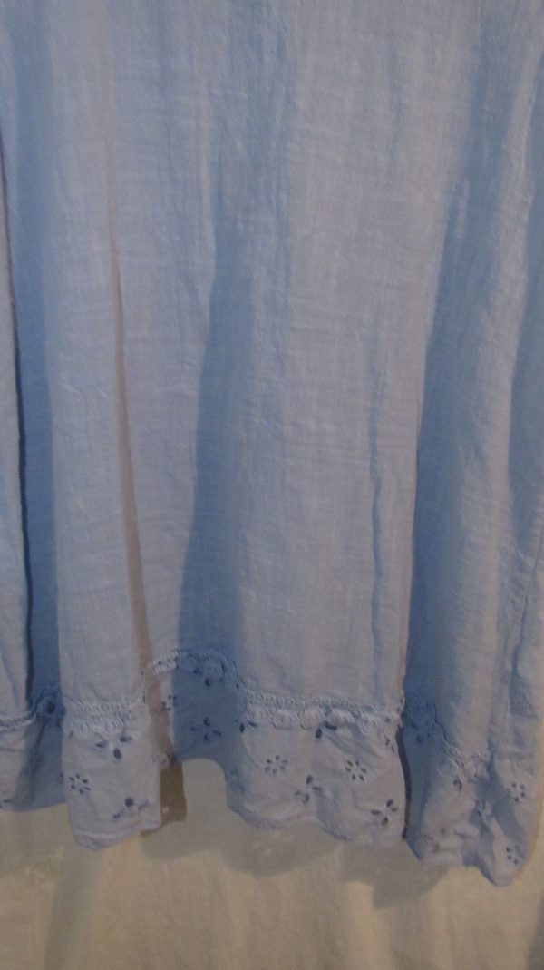 New Ladies Pale Blue Sleeveless Floral Trim Top One size fits sizes 14 16 18 20 - Image 4