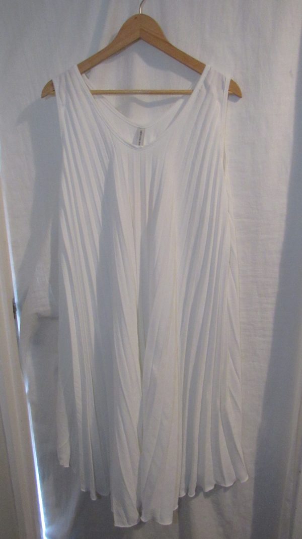 New Ladies White Pleated Sleeveless Swing Dress One Size fits sizes 18 20 22 24 - Image 2