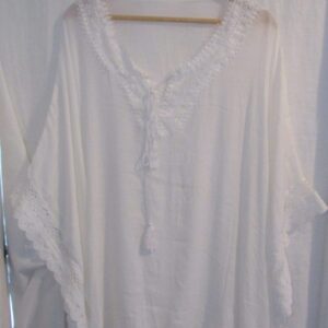 Special Price White Oversized Kaftan Lacy One Size fits sizes 20 22 24 26 NON RETURNABLE