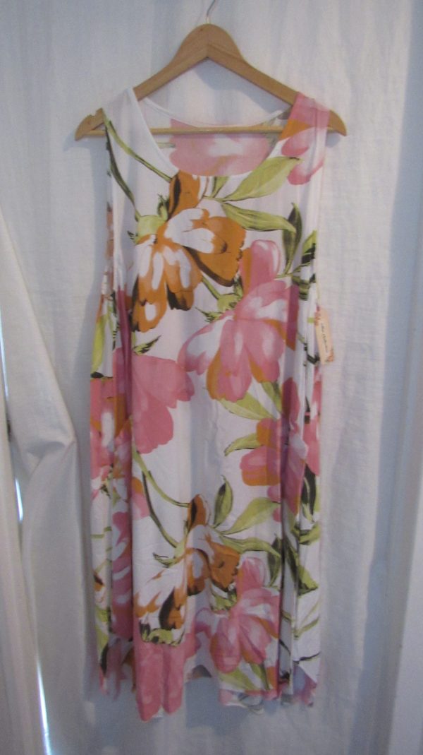 Special Price White Summer Floral Dress One Size fits sizes 14 16 18 20