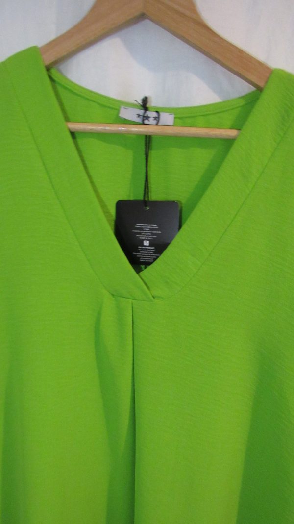 New Ladies Lime V Neck Tunic Top Pocket One Size fits sizes 18 20 22 24 - Image 3