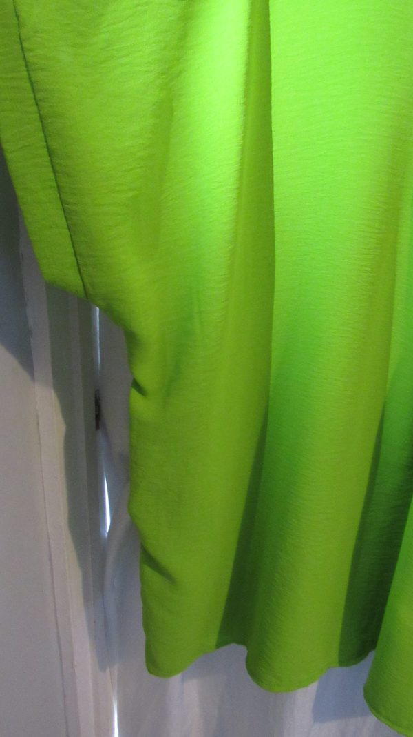 New Ladies Lime V Neck Tunic Top Pocket One Size fits sizes 18 20 22 24 - Image 4