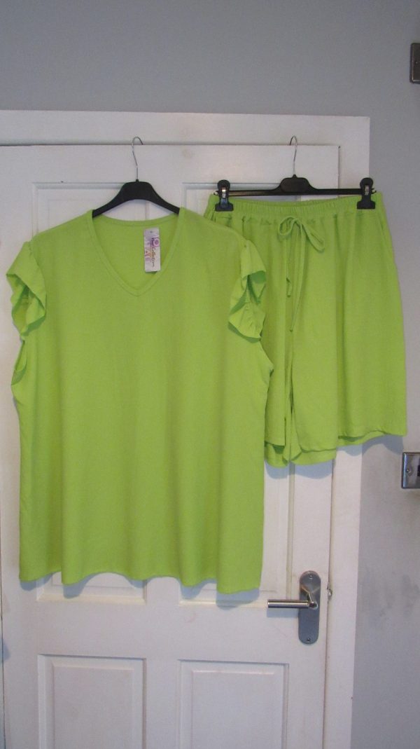 New Ladies Lime Ladies Shorts Set One Size fits sizes 18 20 22