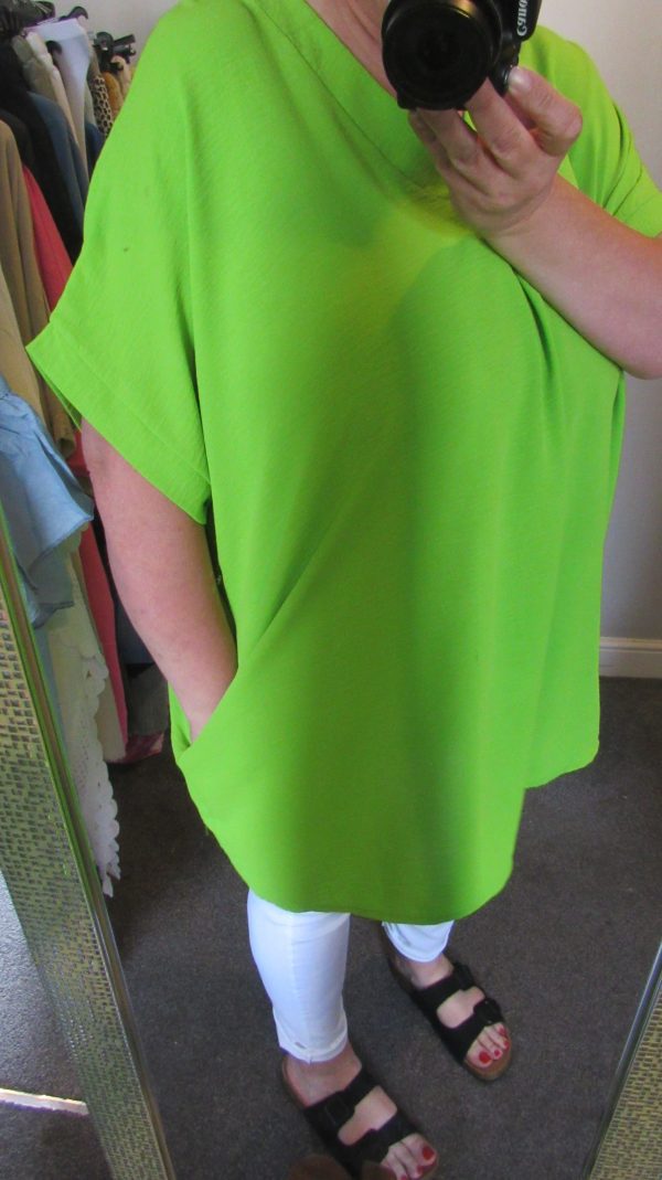 New Ladies Lime V Neck Tunic Top Pocket One Size fits sizes 18 20 22 24 - Image 8
