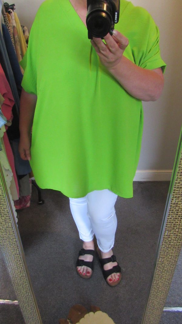 New Ladies Lime V Neck Tunic Top Pocket One Size fits sizes 18 20 22 24 - Image 9