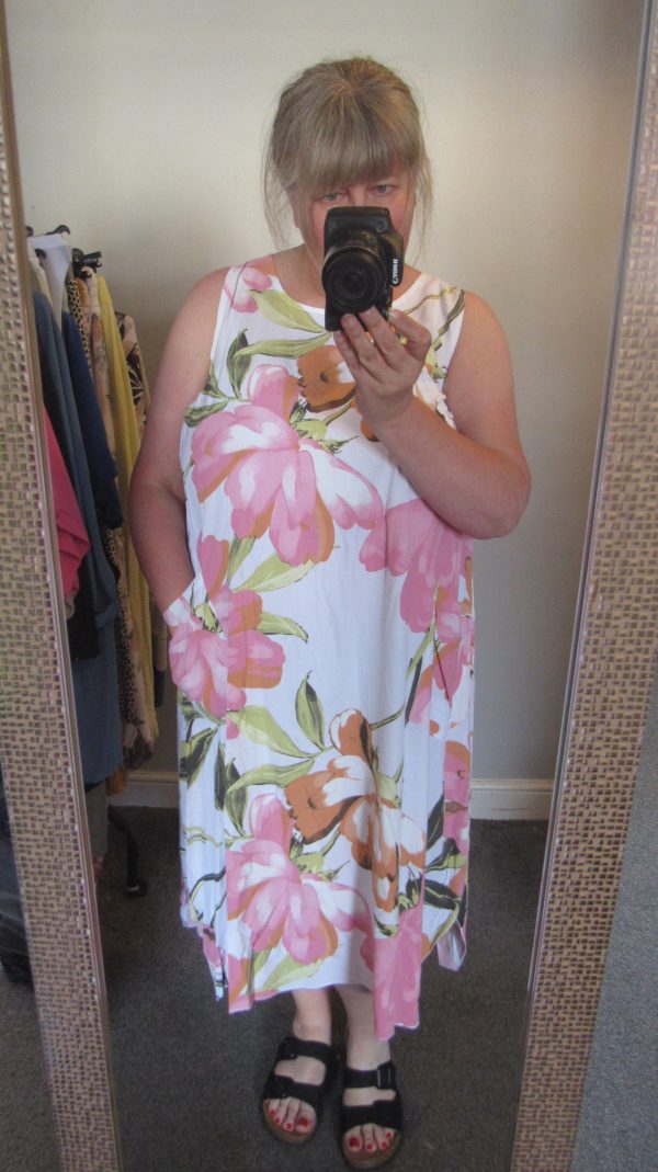 Special Price White Summer Floral Dress One Size fits sizes 14 16 18 20 - Image 7