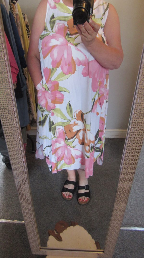 Special Price White Summer Floral Dress One Size fits sizes 14 16 18 20 - Image 8