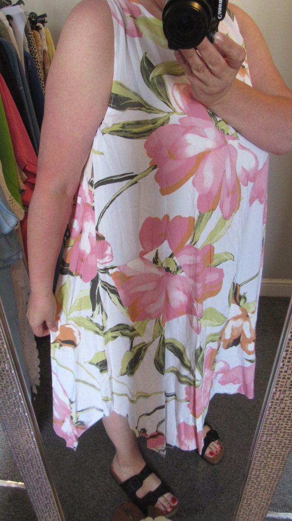 Special Price White Summer Floral Dress One Size fits sizes 14 16 18 20 - Image 9