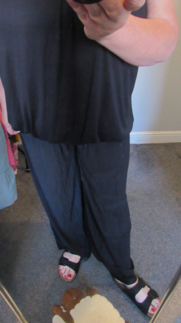 Special Buy Black Ladies Pleated Elasticated Waist Trousers One Size fits sizes 16 18 20 22 - Image 10