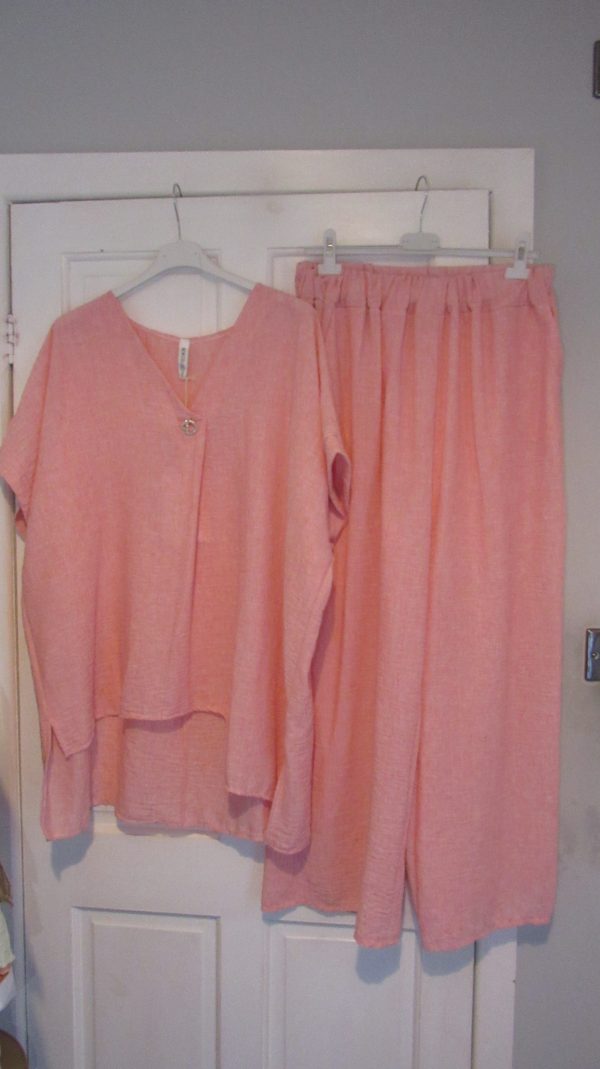 New Ladies Pink Plus Size 2 Piece Set One Size fits sizes 18 20 22