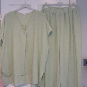New Ladies Sage Green Plus Size 2 Piece Set One Size fits sizes 18 20 22