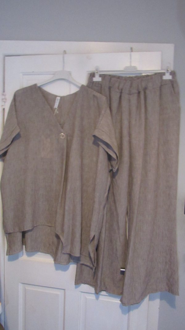 New Ladies Mocha Plus Size 2 Piece Set One Size fits sizes 18 20 22