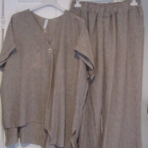 New Ladies Mocha Plus Size 2 Piece Set One Size fits sizes 18 20 22