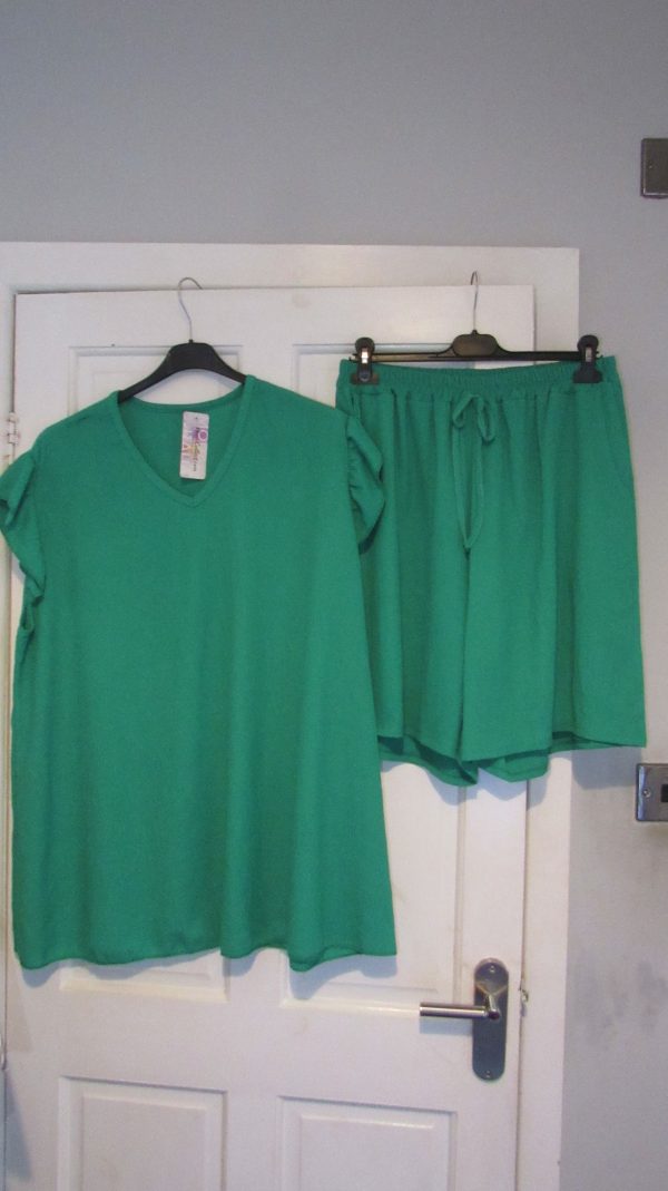 New Ladies Emerald Green Ladies Shorts Set One Size fits sizes 18 20 22