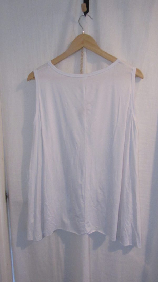 New Sleeveless Womens White Top One Size fits sizes 16 18 20 22 - Image 5