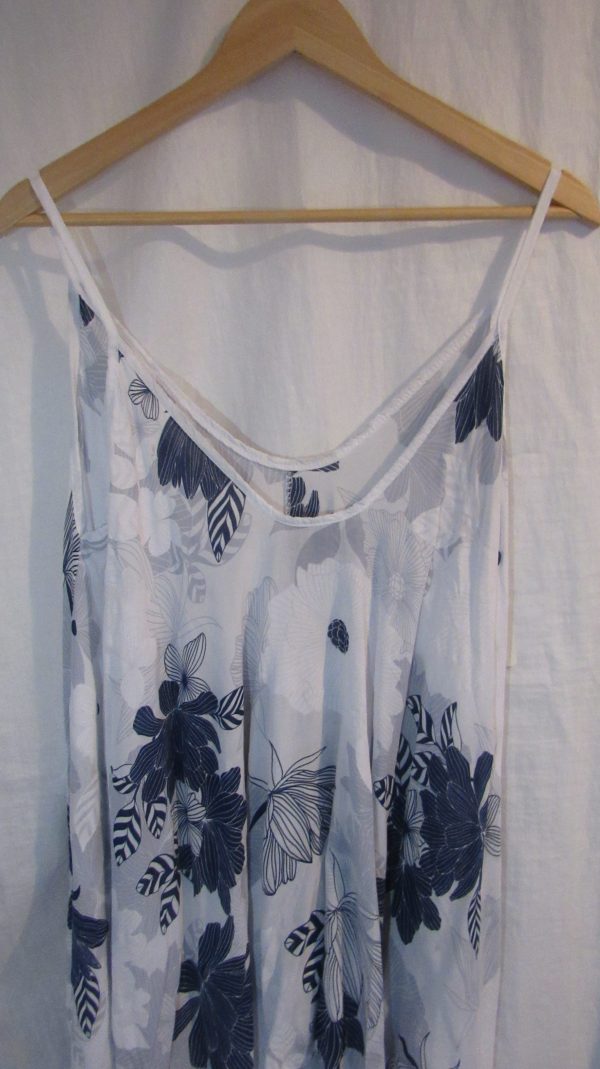 New Ladies White Floral Vest Top One Size fits sizes 16 18 20 22 - Image 3