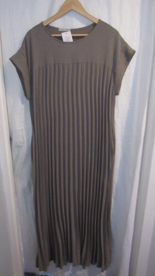New Ladies Mocha Pleated Maxi Dress One Size fits sizes 14 16 18 20