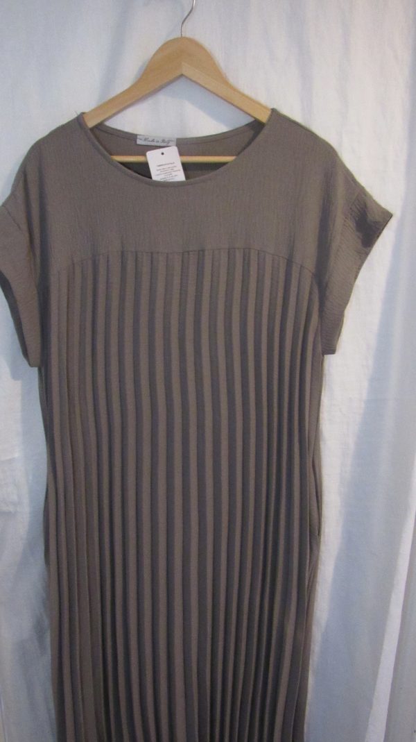New Ladies Mocha Pleated Maxi Dress One Size fits sizes 14 16 18 20 - Image 3